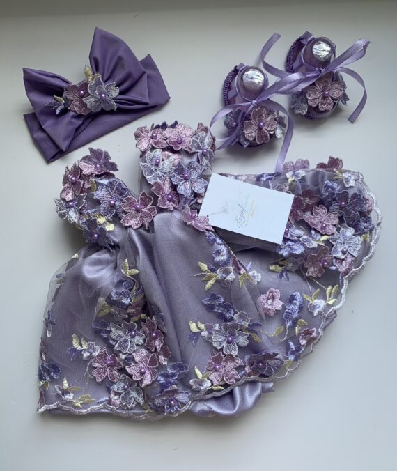 Vestido floral violeta (recién nacida)