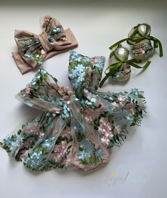Vestido size recien nacida (envió de 1 a 2 semanas)
