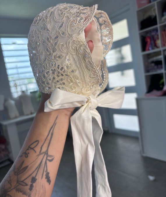 Vestido blanco con detalles rosa(recién nacida)