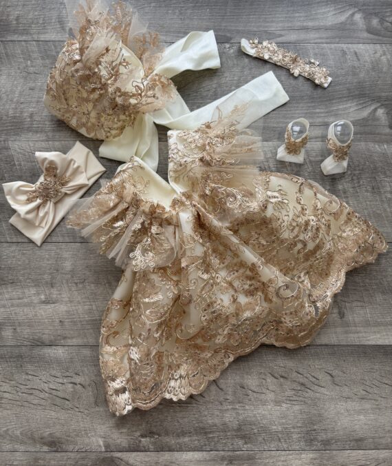 Vestido recién nacida oro y crema .Envio sale de 2 a 3 semanas.