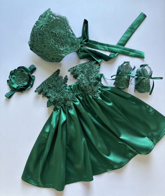 Vestido verde tamaño recién nacida.Envio de 1 a 2 semanas